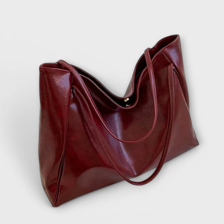 SVEA | Olivia Blair-Tasche