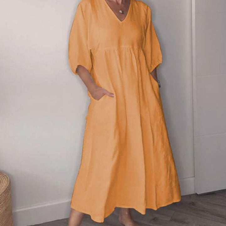 SVEA | Bequemes, schickes Kleid mit V-Ausschnitt