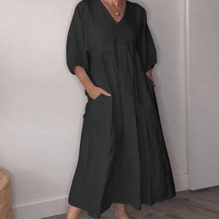 SVEA | Bequemes, schickes Kleid mit V-Ausschnitt