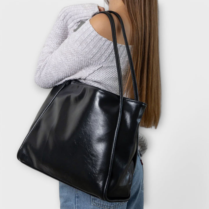 SVEA | Olivia Blair-Tasche
