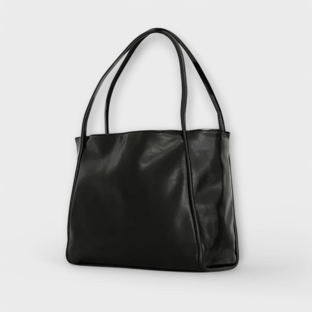 SVEA | Olivia Blair-Tasche